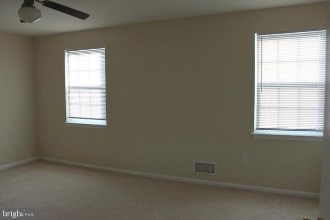 Building Photo - 10130 Shiloh Ct