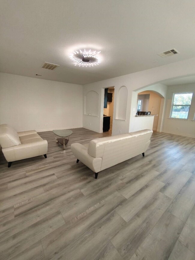 Building Photo - 2306 Waterford Park St