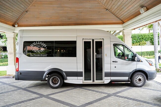 Building Photo - 1000 W Island Blvd