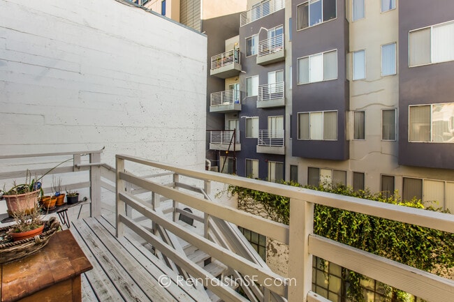 Building Photo - 435 Tehama St