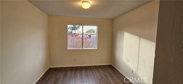 Building Photo - 614 S Lake St