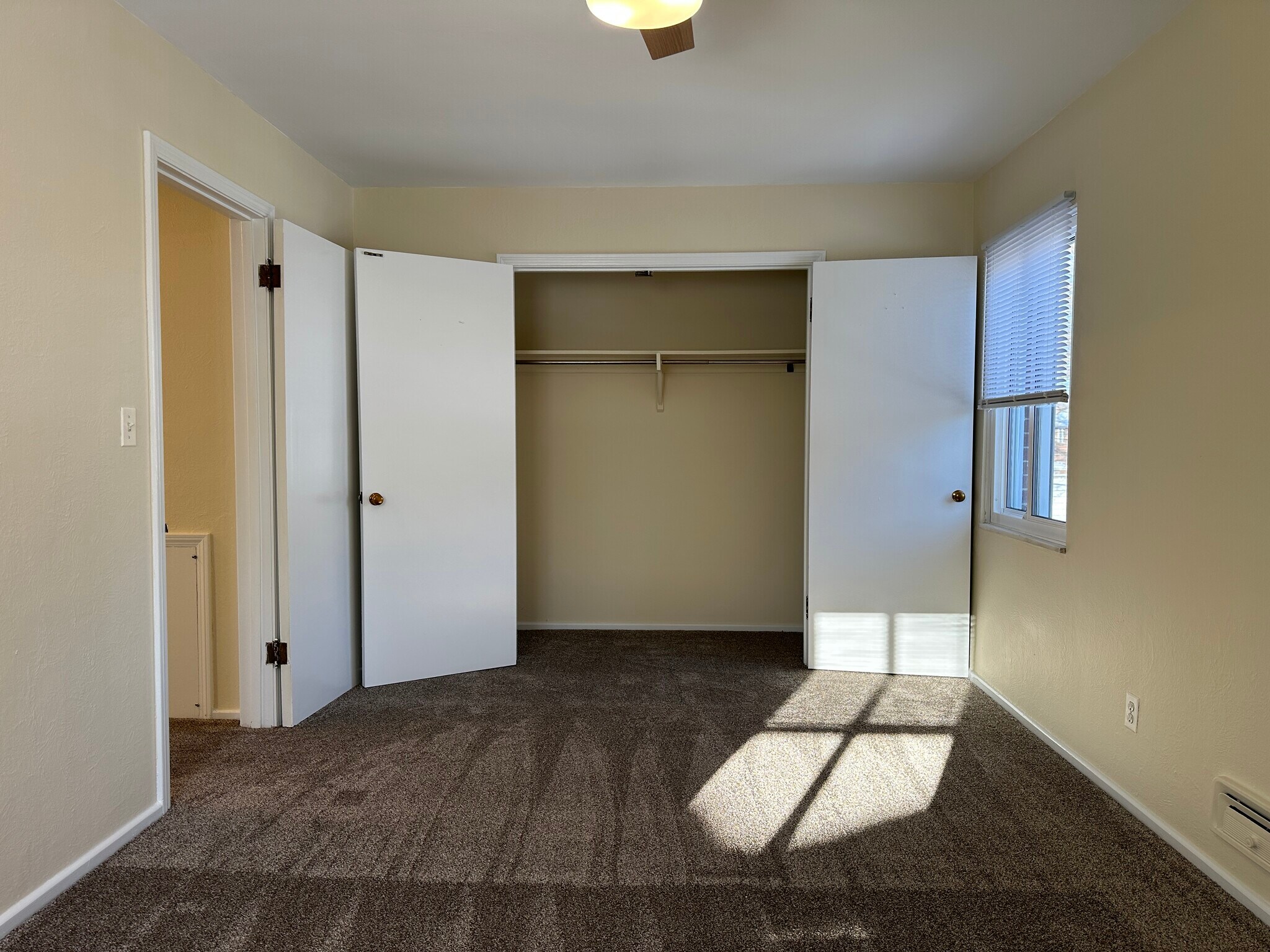 Building Photo - 2128 Collinway St