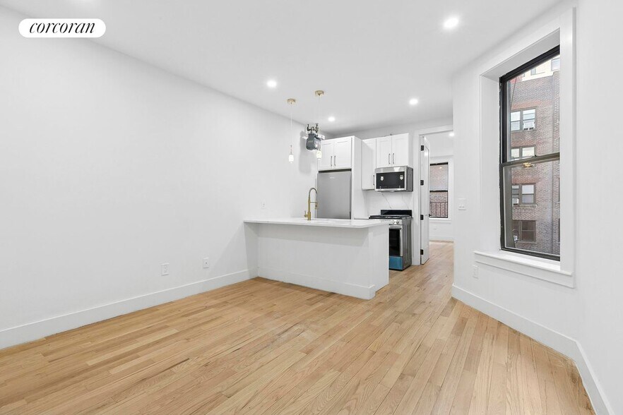 Primary Photo - 204 W 96th St