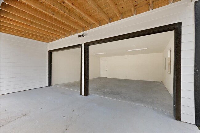 Building Photo - 317 Mill St