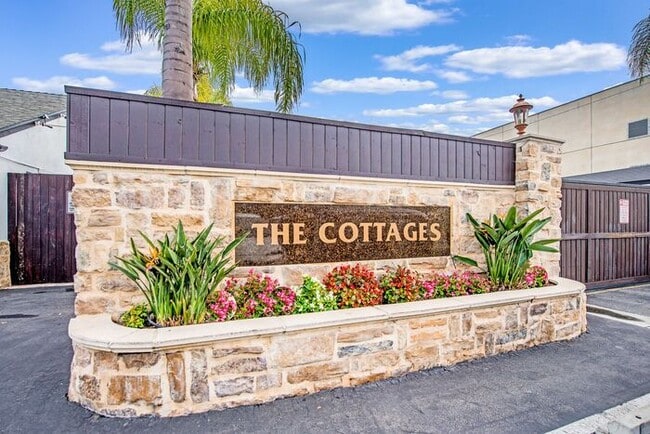Primary Photo - Newly Renovated 1 Bedroom Cottage