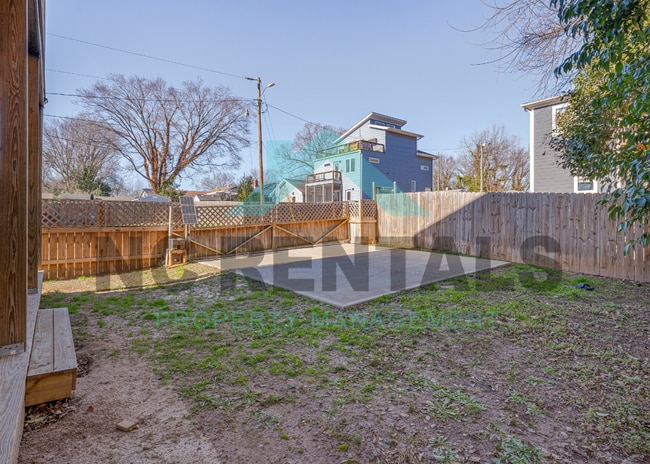 Building Photo - 1501 E Jones St