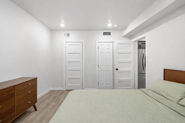 Building Photo - 324-326 Darby Rd-1R