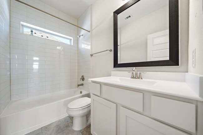 Building Photo - 4003 Centre Valley Ln