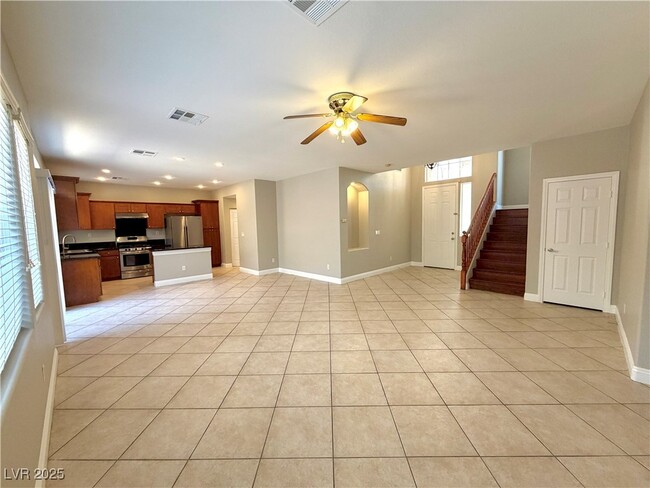 Building Photo - 2301 Summer Home St