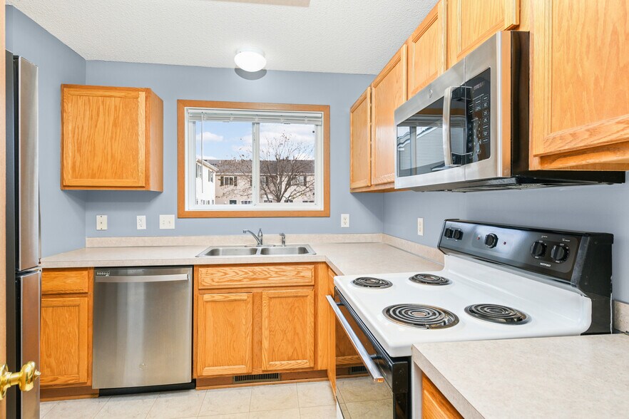 Building Photo - 15493 Flight Way