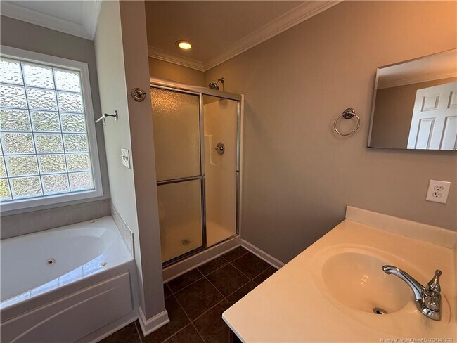 Building Photo - 32 Carteret Ct