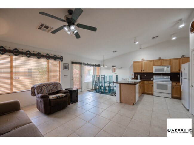 Building Photo - Discover this Lovely 2/2 House in a Desira...