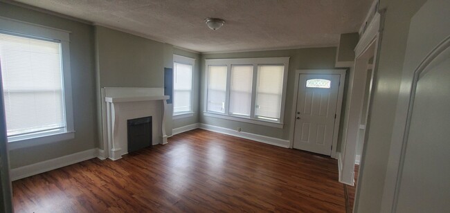 Primary Photo - 152 East Fifth Street (Z1)-