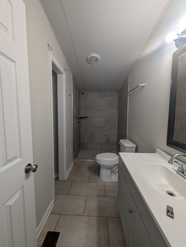 Building Photo - 1116 Parker St