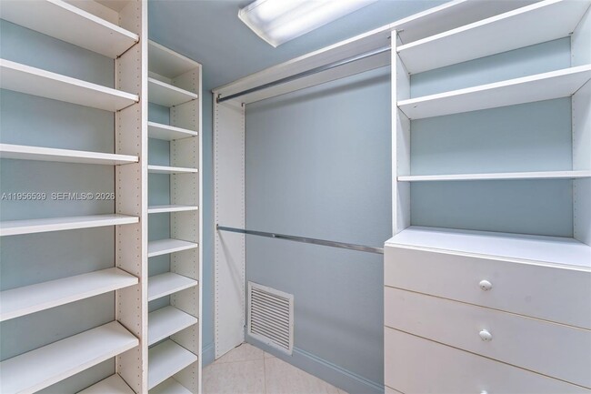 Building Photo - 5005 Collins Ave