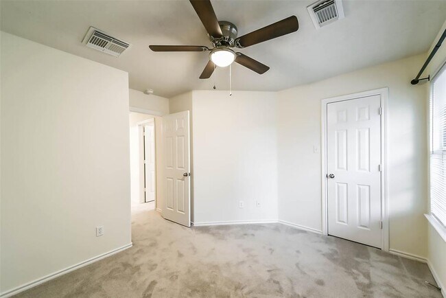 Building Photo - 246 W Stedhill Loop