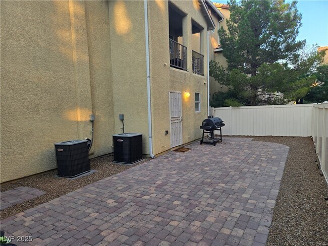 Building Photo - 8949 Brian Christopher Ave