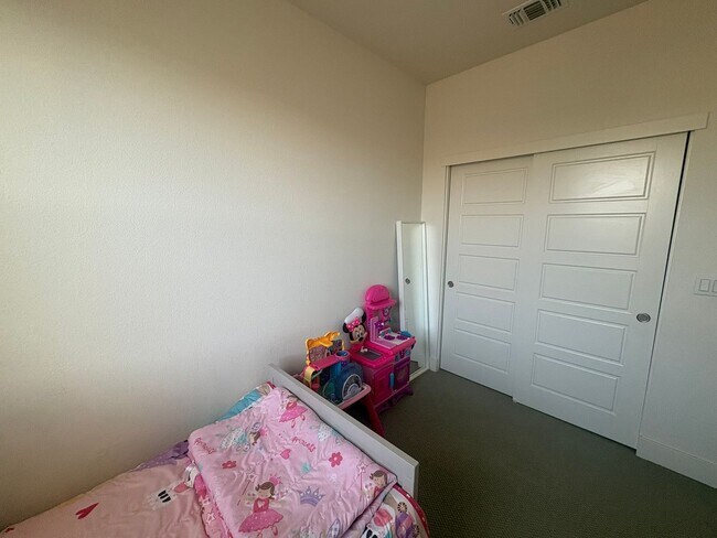 Building Photo - 1839 Yellowwood Ave