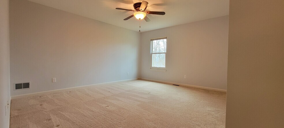 Building Photo - 13606 Saddlecreek Dr