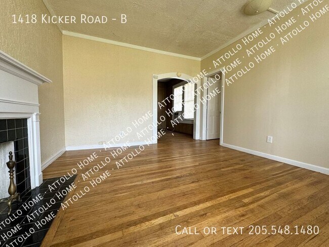 Building Photo - 2-Bed/1-Bath Apartment with Bonus Room!