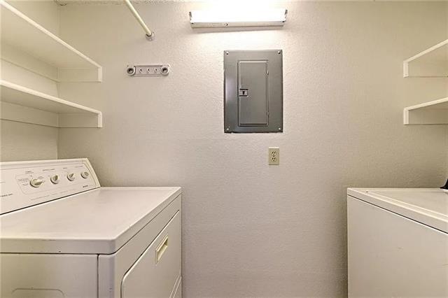 Building Photo - 1473 Meadowood Village Dr