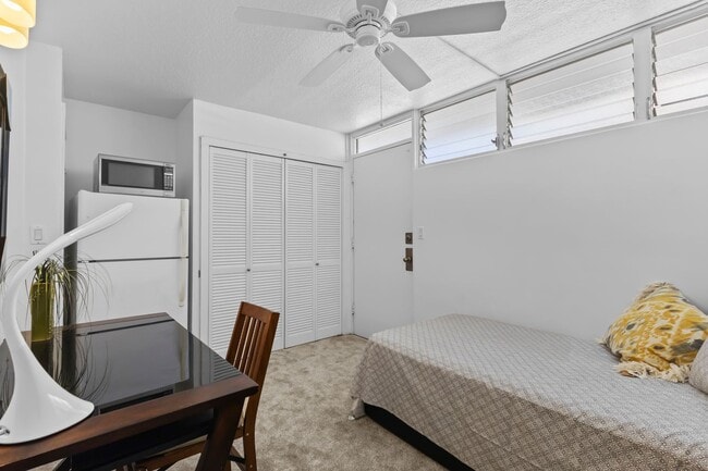 Building Photo - Furnished 18th-floor studio at Ala Wai Tow...
