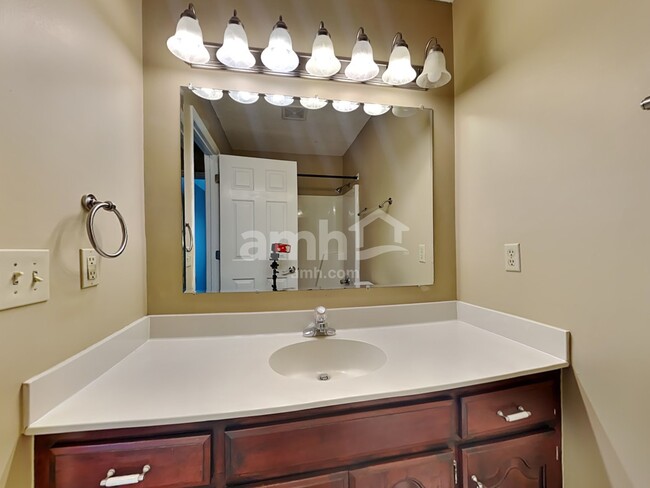 Building Photo - 113 Cedar Forest Dr