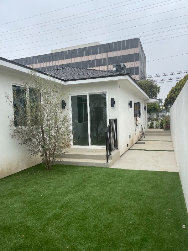 Building Photo - 3362 W Imperial Hwy