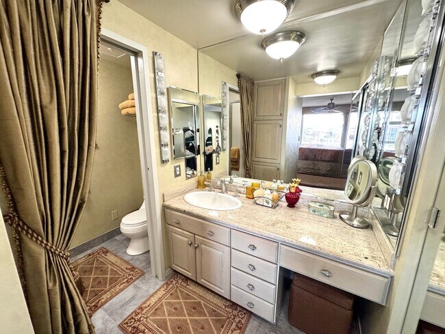 Building Photo - Waterfront Living in Naples - Furnished 2BD/2BA with Bay Views