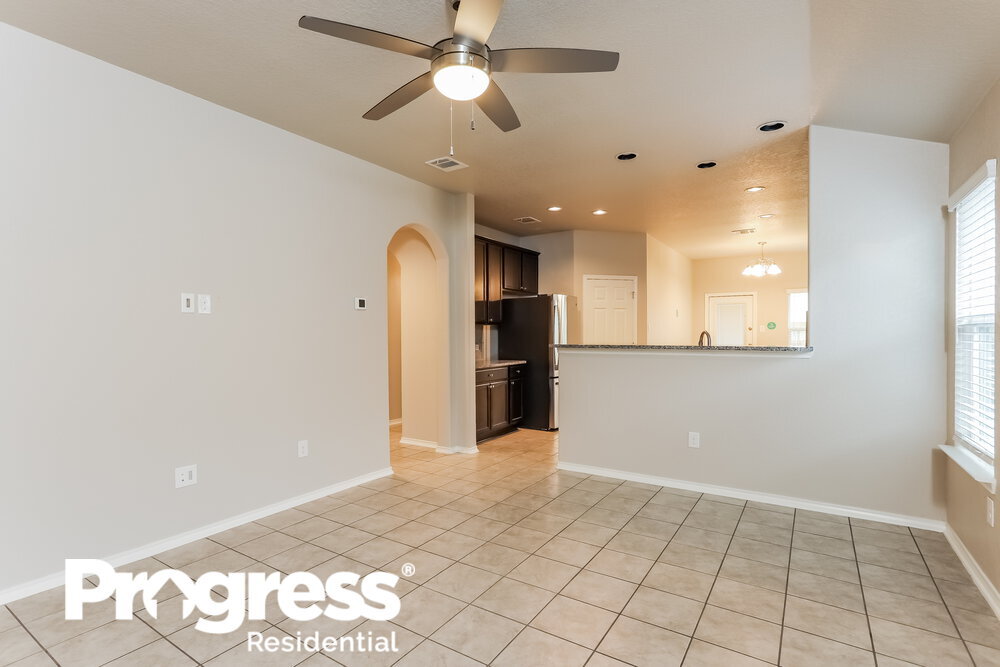 Building Photo - 119 Katy Post