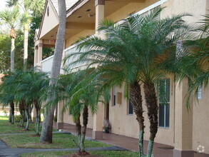 Building Photo - PRIME Location, Competitive Prices & 1 Mon...