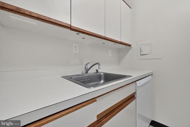 Building Photo - 2030 F St NW