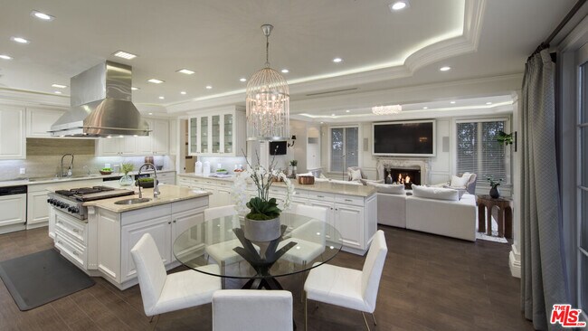 Building Photo - 3016 Elvido Dr