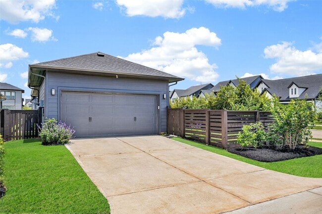 Building Photo - 18403 Vivacious Ln