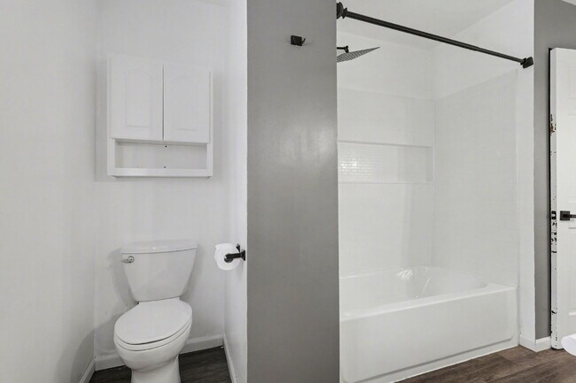 Building Photo - Beautifully Updated 4-bedroom, 2-bathroom Rental Property- $2100/Month