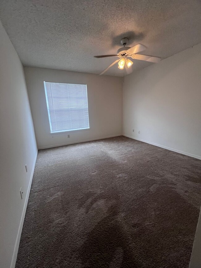 Building Photo - 2/2 in Tradewinds