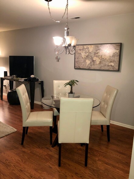 Dining Area - 140 Dickinson Ln