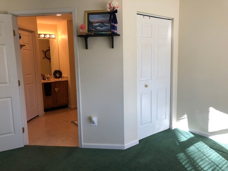 Building Photo - 6391 Rutherford Ct