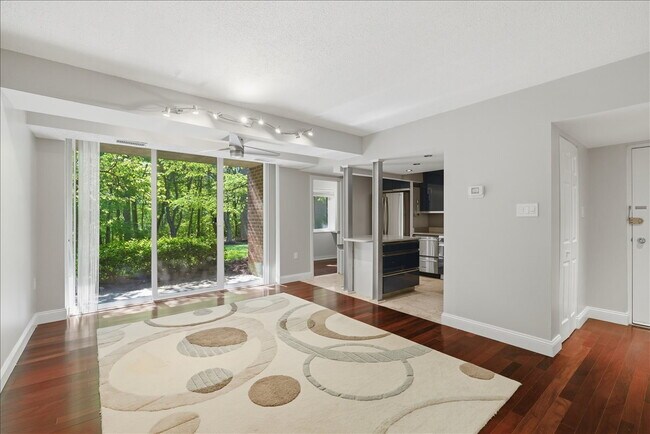 Building Photo - Contemporary 1BR / 1BA Condo in Reston – Utilities Included!