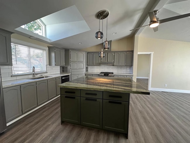 Building Photo - Modern Auburn Retreat—Fully Renovated 3BR ...