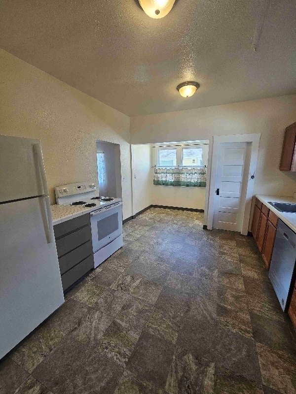 Building Photo - 2643 Sumner Ave