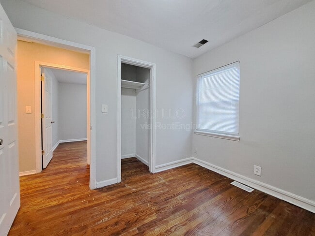 Building Photo - 342 Alger Ave