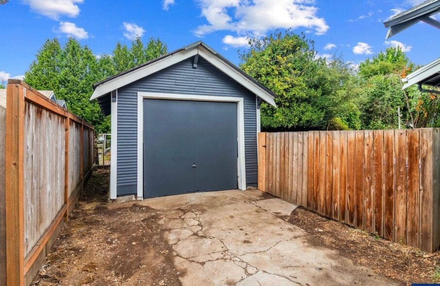 Building Photo - 7225 N Lombard St