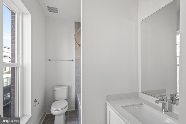 Building Photo - 1211 Northside Park Blvd