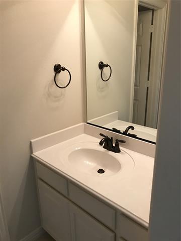 Building Photo - 408 Paluxy Dr