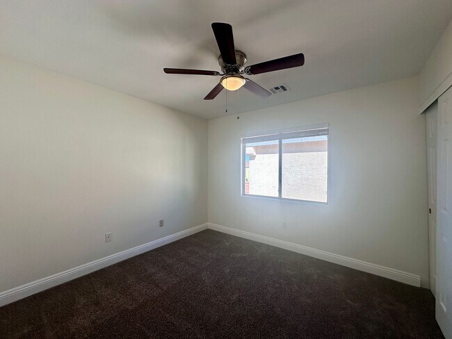 Building Photo - 4 BED 3 BATH HOME W/BONUS ROOM IN GATED COMMUNITY