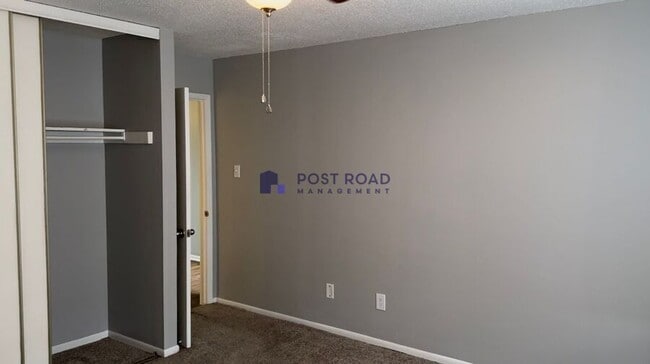 Building Photo - 585 W 27th St S