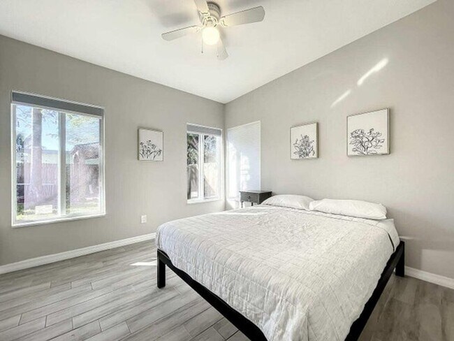Building Photo - 1500 SW 12th Ct