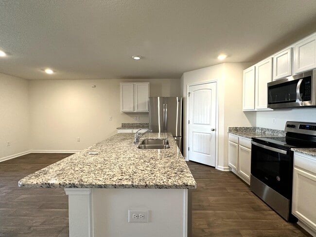 Building Photo - 1046 Limpkin St