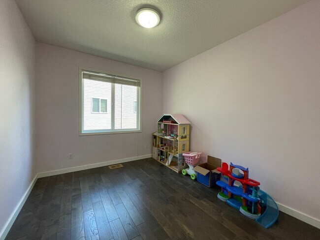 Building Photo - Custom Traditional Home in Montreux Neighborhood 3Bd/2Ba Home with 3 Car Garage!! Close to Cedar ...